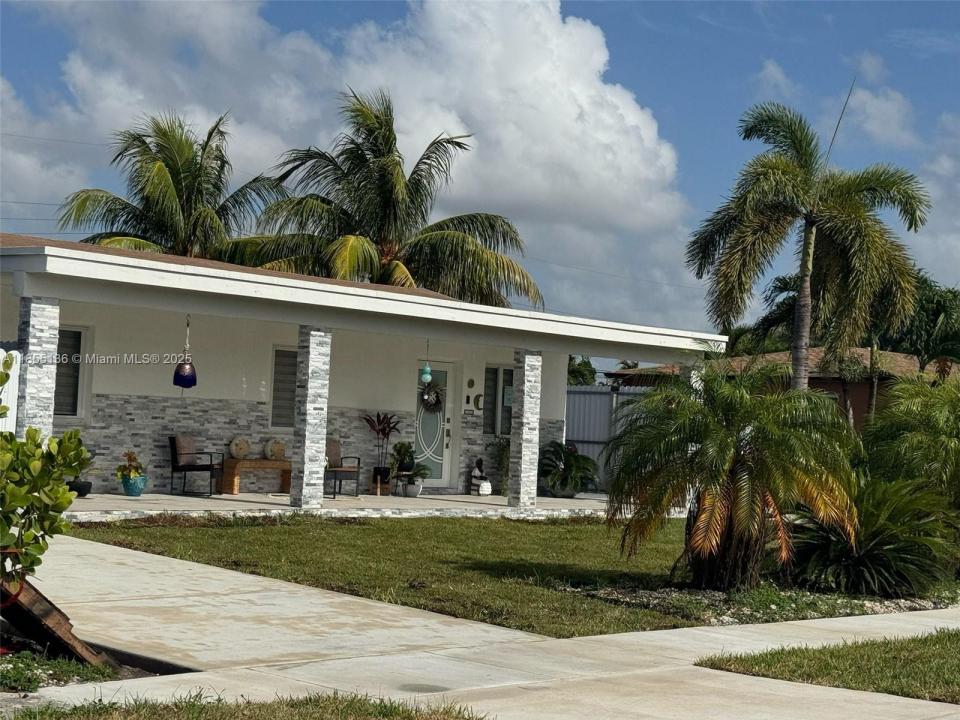 3480 E 9th Ct 3480, Hialeah, フロリダ 33013, アメリカ合衆国