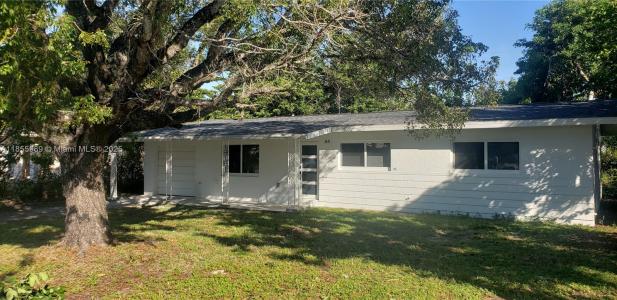2431 Welch, Fort Myers, Florida 33901, USA