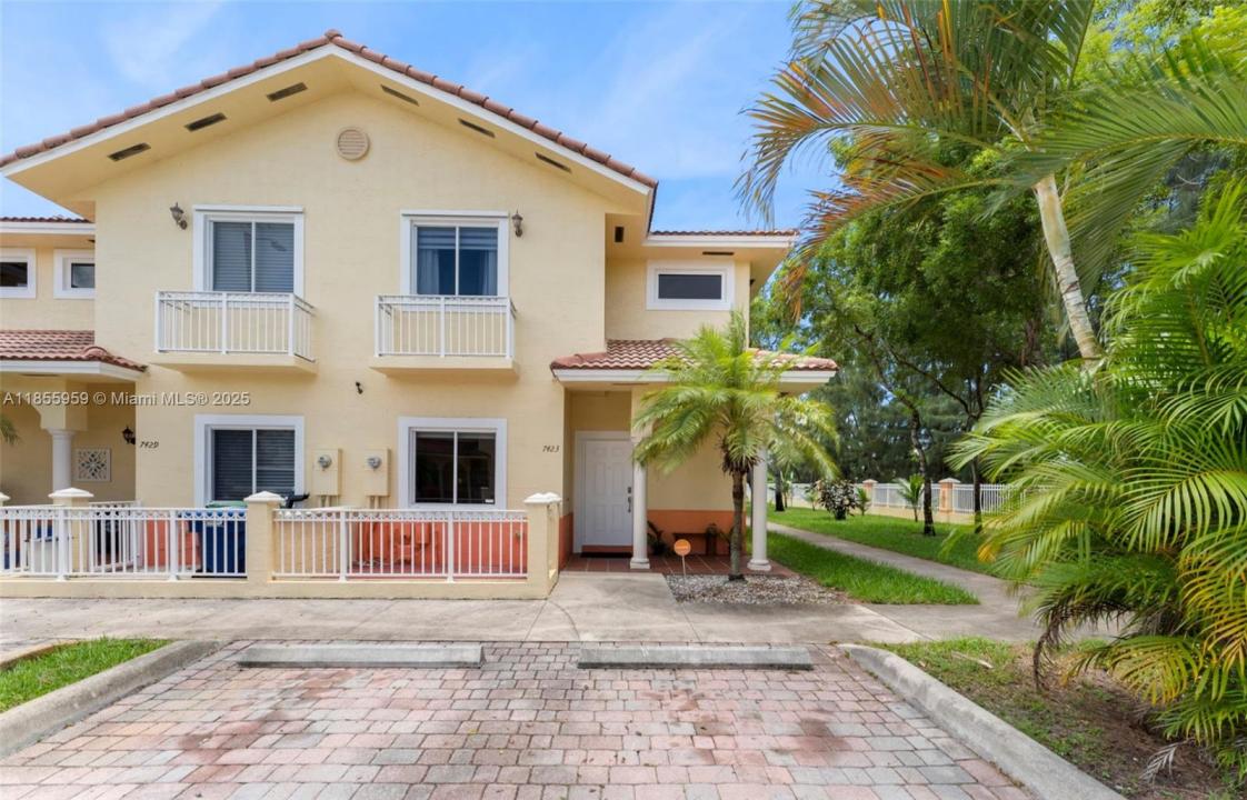 7423 NW 182nd St, Hialeah, פלורידה 33015, ארצות הברית של אמריקה