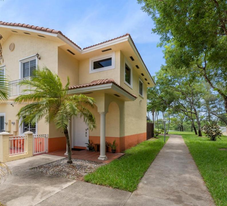 7423 NW 182nd St, Hialeah, פלורידה 33015, ארצות הברית של אמריקה