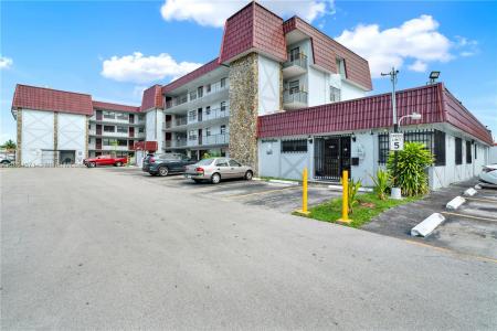 1335 W 68th St 207, Hialeah, Florida 33014, USA