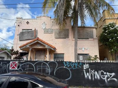 329 SW 10th Ave, Miami, Florida 33130, USA