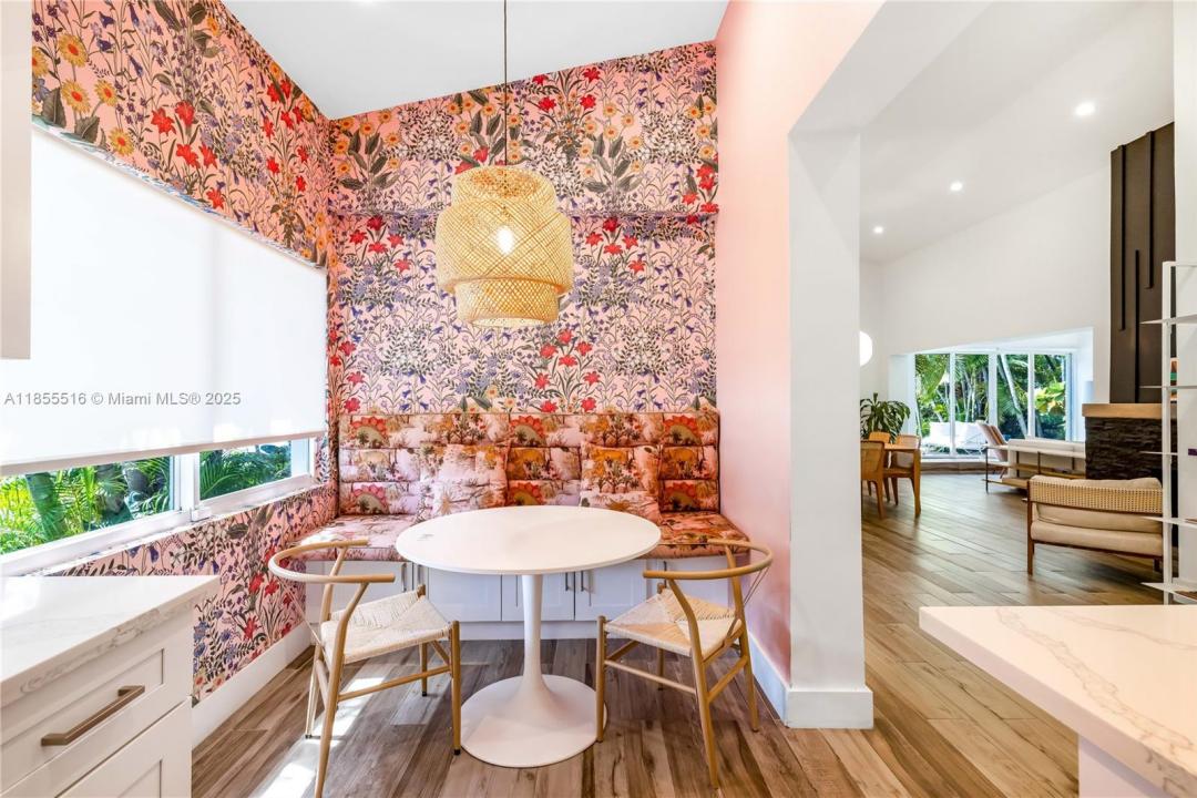 7630 NE 8th Ave, Miami, フロリダ 33138, アメリカ合衆国