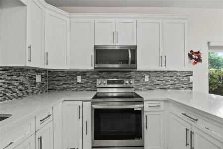 10073 SW 117th Ct, Miami, Florida 33186, USA