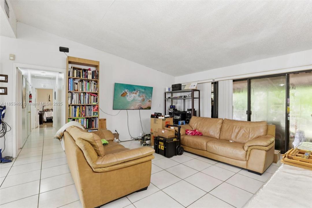 550 NE 173rd St, North Miami Beach, 佛羅里達州 33162, 美國