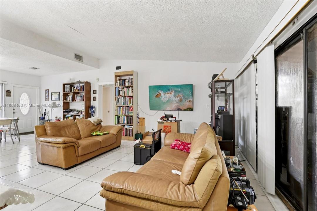 550 NE 173rd St, North Miami Beach, 佛羅里達州 33162, 美國