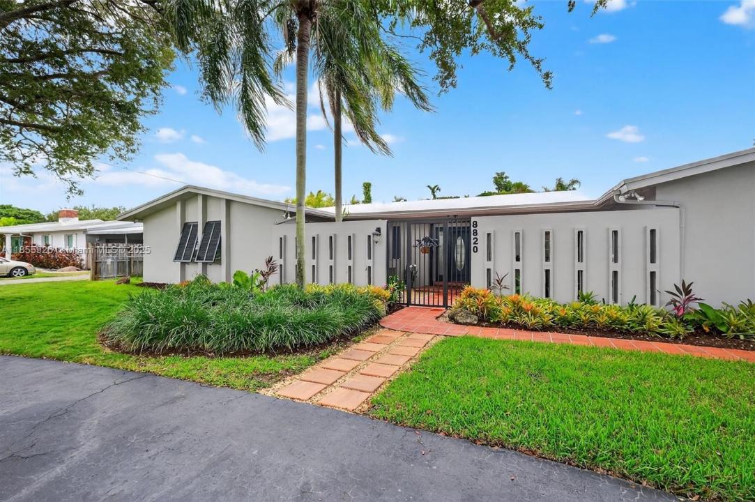8820 SW 150th St, Palmetto Bay, Florida 33176