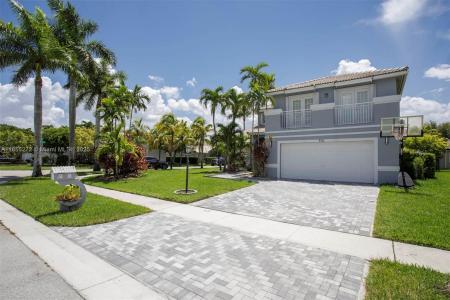 331 NW 189th Ter, Pembroke Pines, Florida 33029, USA