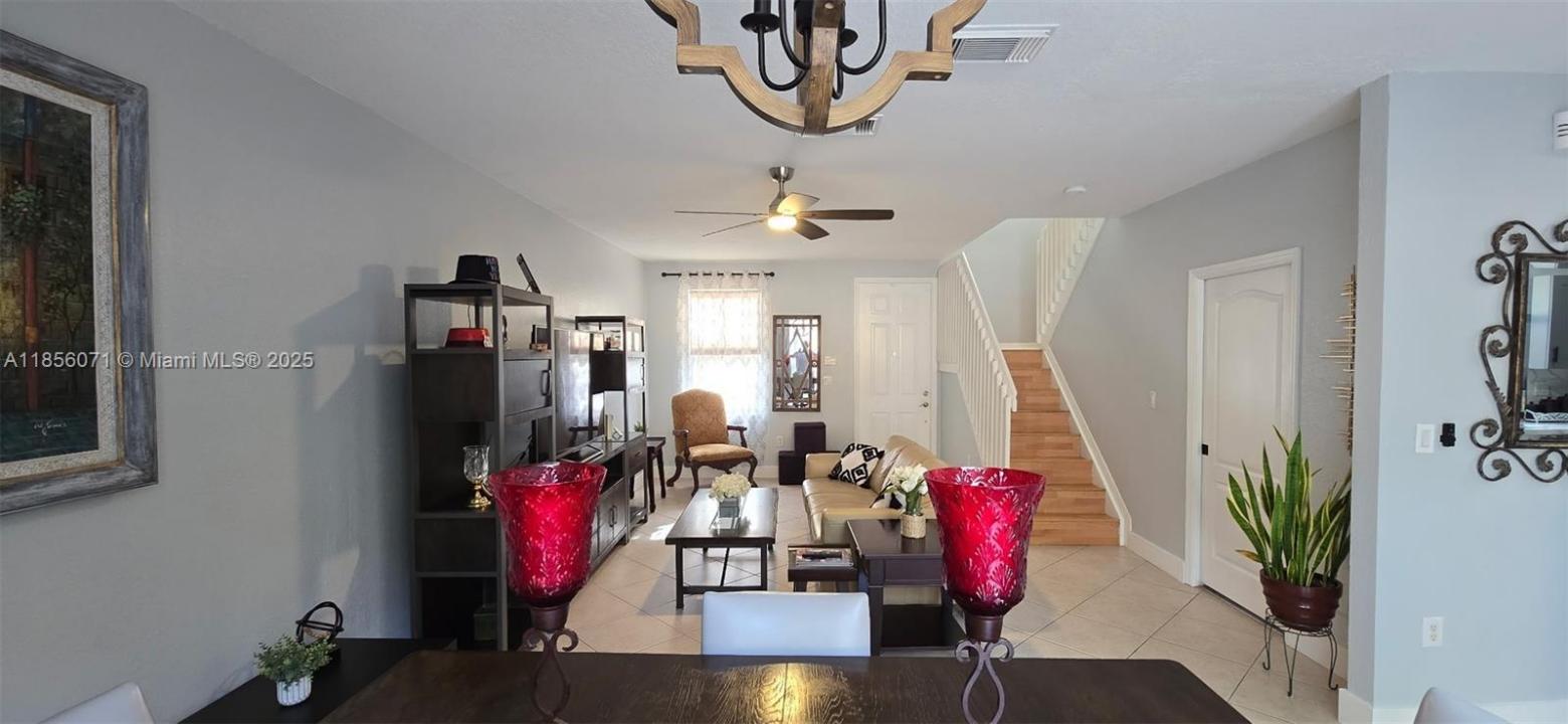 953 NW 135th Ave 953, Pembroke Pines, Flórida 33028, Estados Unidos