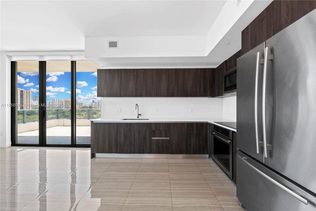 2960 NE 207th St 817, Aventura, Florida 33180, Estados Unidos