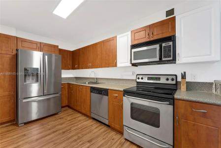 401 69th St 406, Miami Beach, Florida 33141, USA