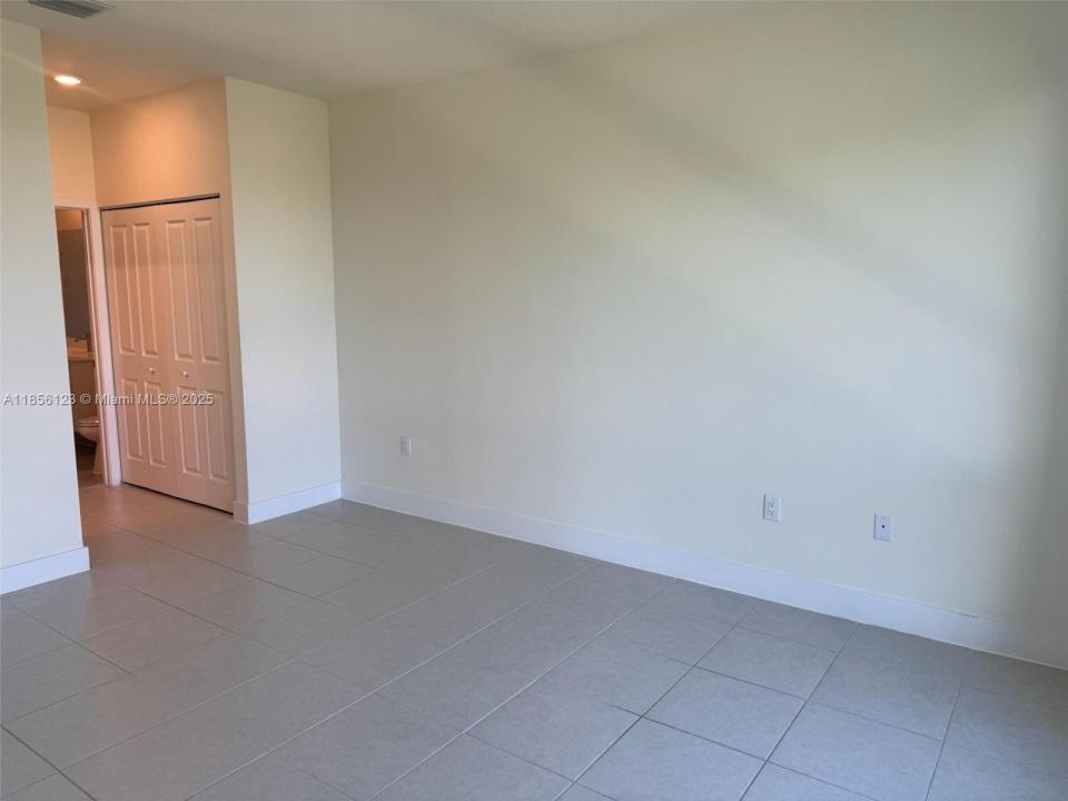 8001 NW 41st St F-310, Doral, 佛羅里達州 33166, 美國
