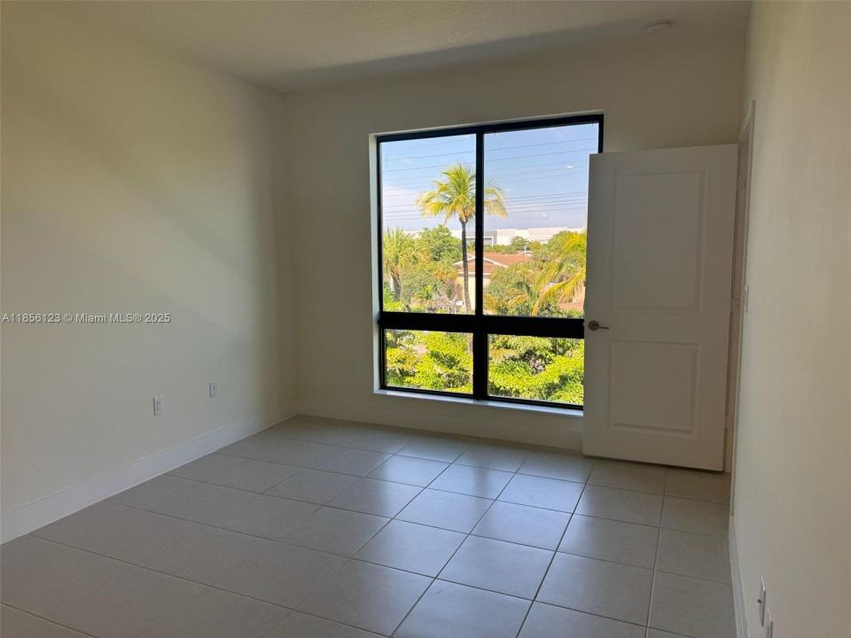 8001 NW 41st St F-310, Doral, 佛羅里達州 33166, 美國