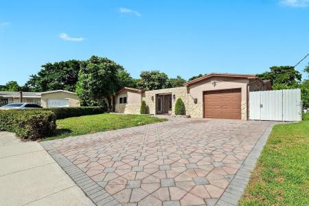 110 NW 78th Ave, Pembroke Pines, Florida 33024, USA