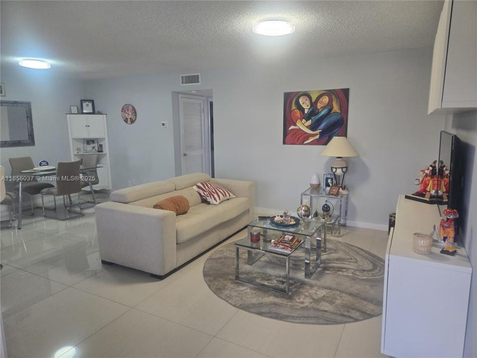5300 Washington St U403, Hollywood, Florida 33021