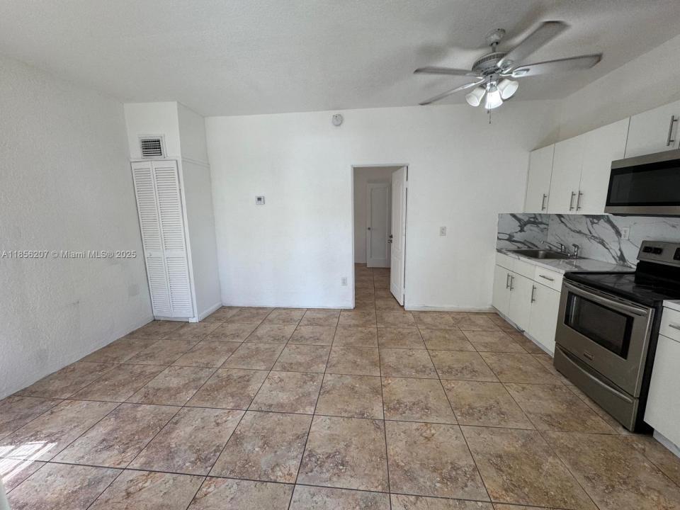 1413 NW 41st St 1413, Miami, Florida 33142, USA