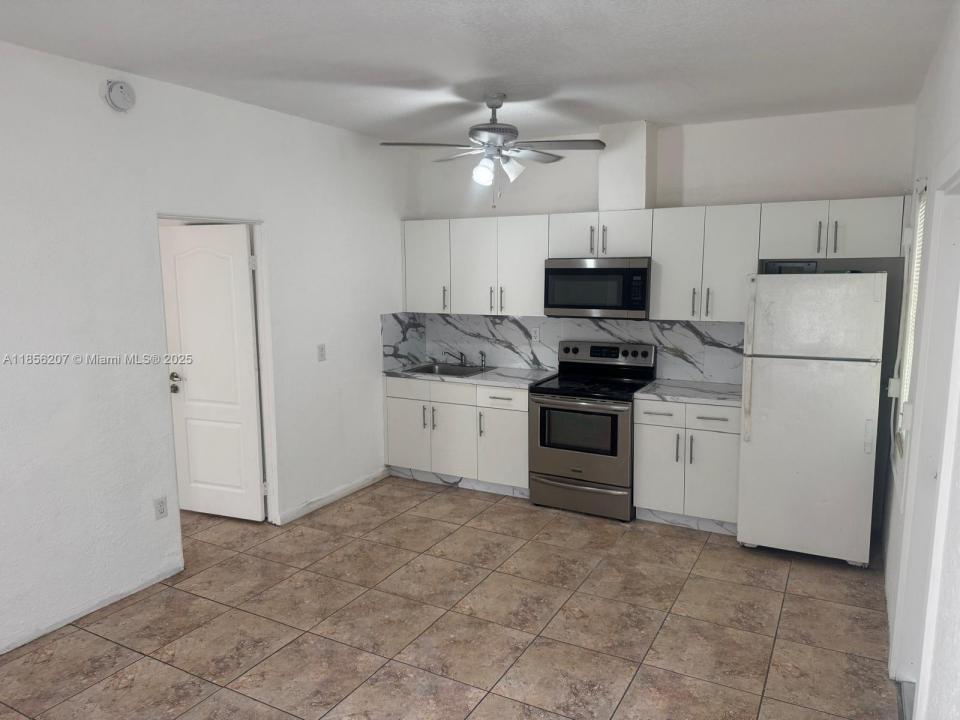 1413 NW 41st St 1413, Miami, Florida 33142, USA