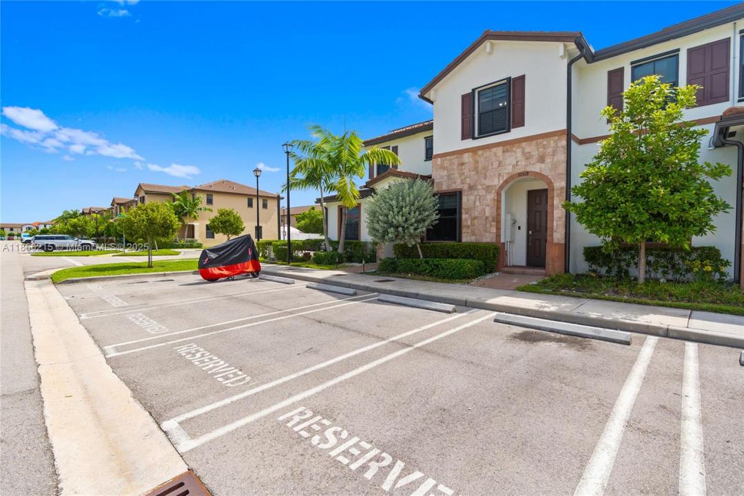 10519 W 33rd Ct, Hialeah, פלורידה 33018, ארצות הברית של אמריקה 