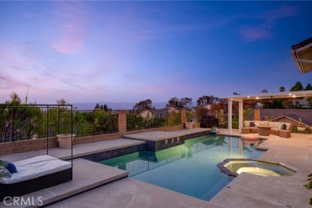 E Smokewood Circle, Anaheim Hills, カリフォルニア 92807, アメリカ合衆国