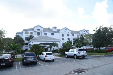 7051 N Seacrest Boulevard, Lantana, Florida 33462