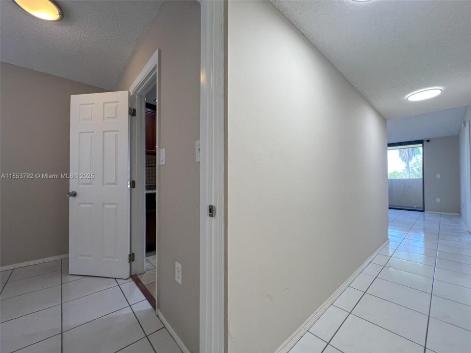 7401 NW 16th St 408, Plantation, Florida 33313, Estados Unidos