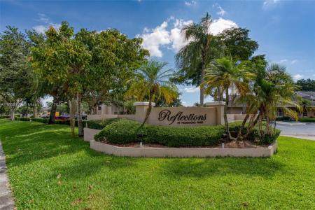 2301 NW 96th Ter 16C, Pembroke Pines, Florida 33024, USA