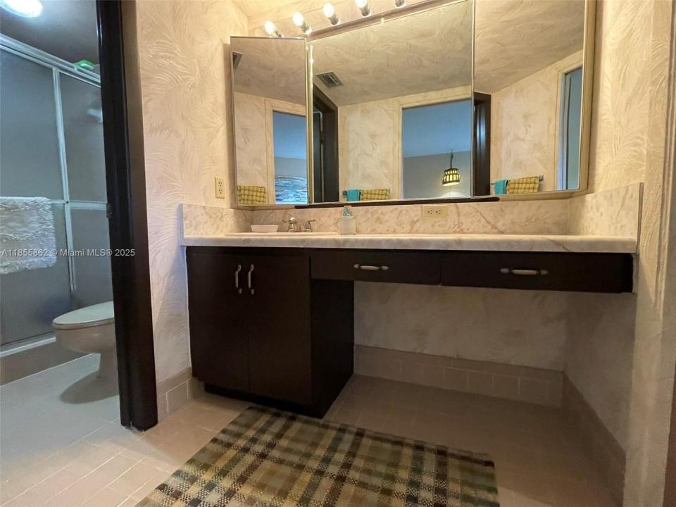 4975 E Sabal Palm Blvd 208, Tamarac, Floryda 33319, USA
