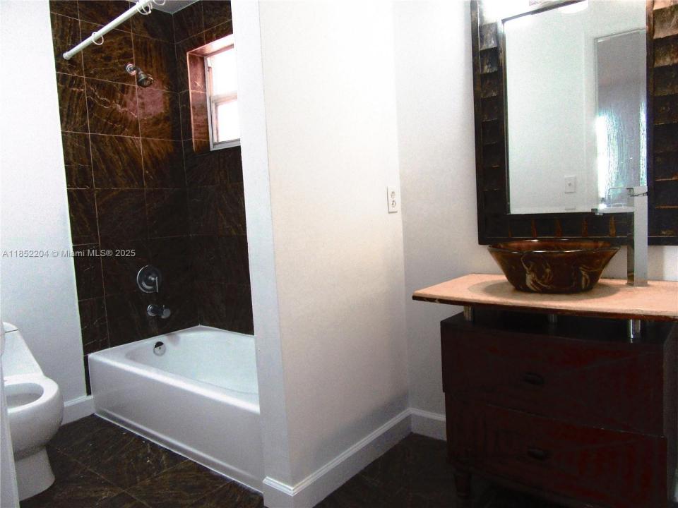 29 Santillane Ave 1, Coral Gables, Floride 33134, États-Unis