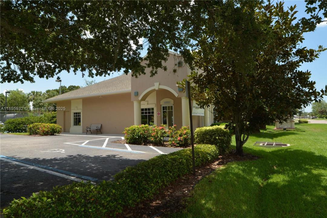 2496 CARING WAY #B B, Port Charlotte, Florida 33952, USA