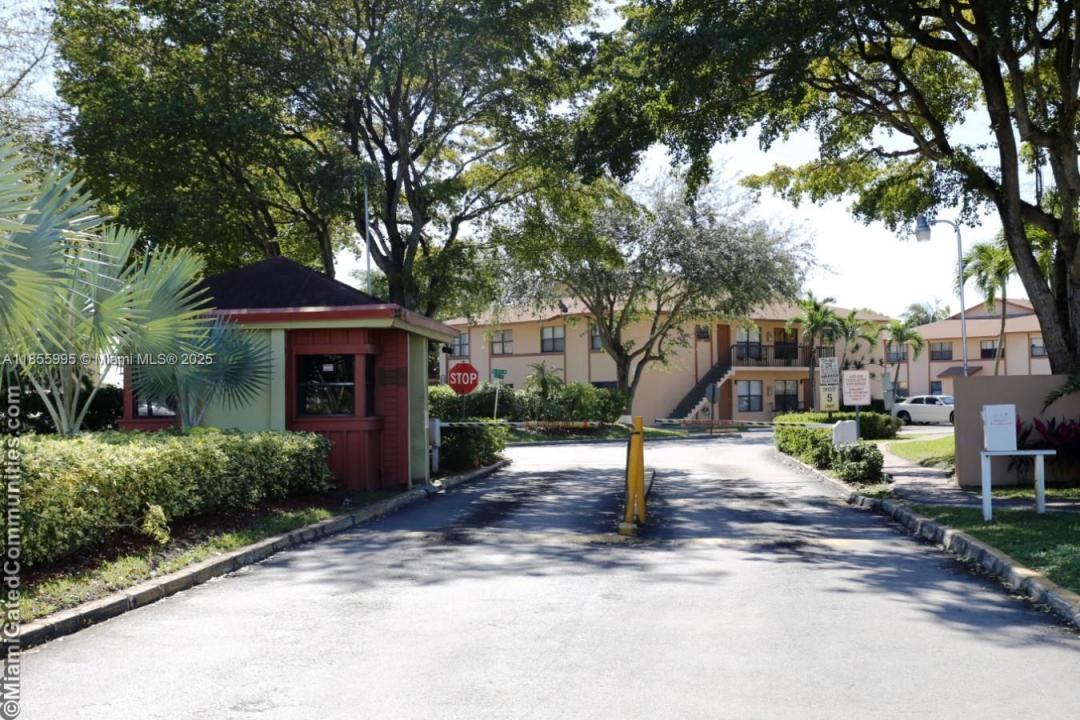 2705 W 64th Pl 52-14, Hialeah, 佛羅里達州 33016, 美國
