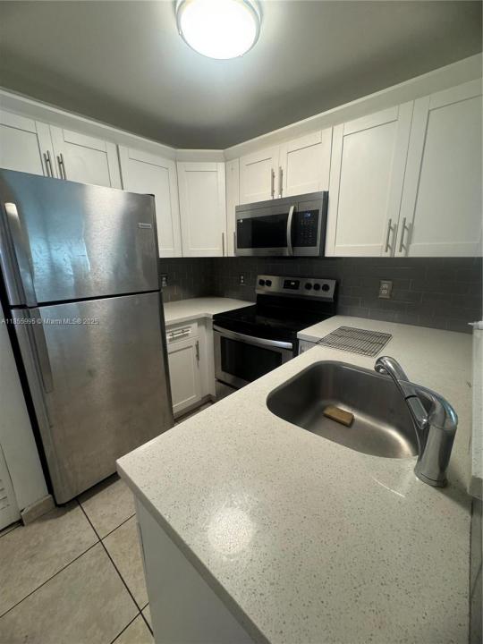 2705 W 64th Pl 52-14, Hialeah, 佛羅里達州 33016, 美國