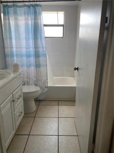 2705 W 64th Pl 52-14, Hialeah, Florida 33016, USA