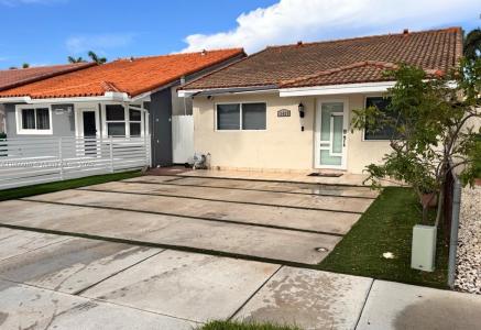 11425 NW 87th Pl, Hialeah Gardens, Florida 33018, USA