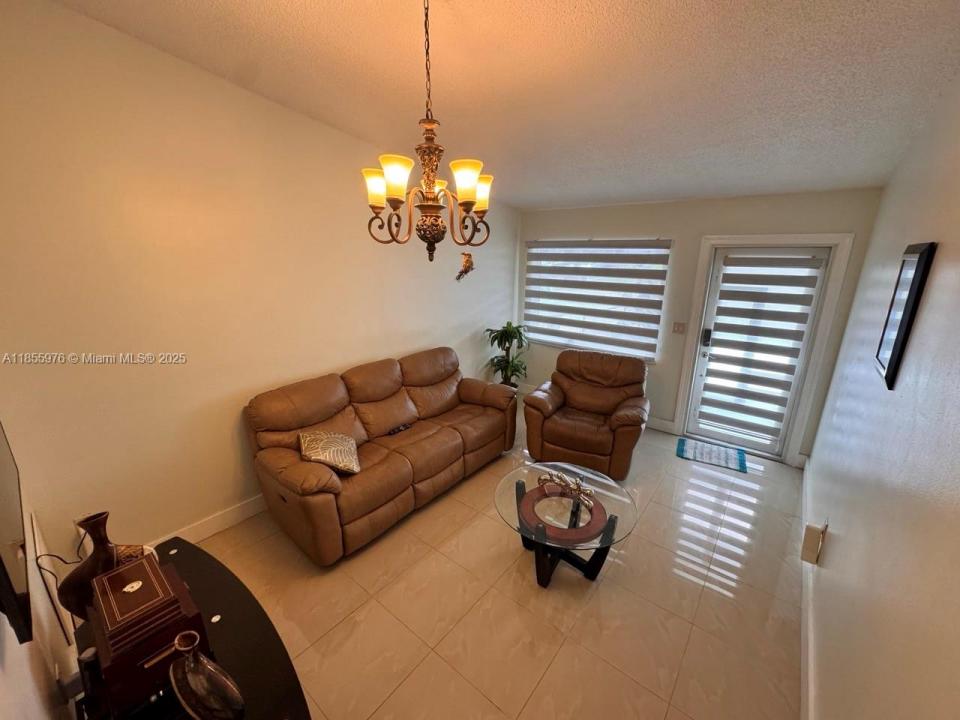11425 NW 87th Pl, Hialeah Gardens, Florida 33018, Amerika Birleşik Devletleri