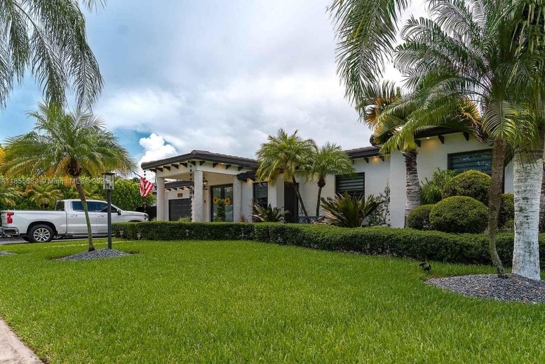 135 E 37th St, Hialeah, Florida 33013, USA