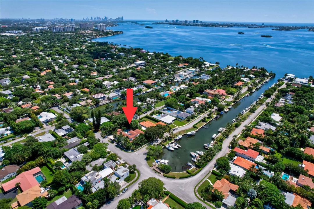 1051 NE 89th St, Miami, Flórida 33138, Estados Unidos