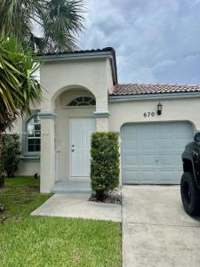 670 NW 154th Ave ., Pembroke Pines, Florida 33028, USA