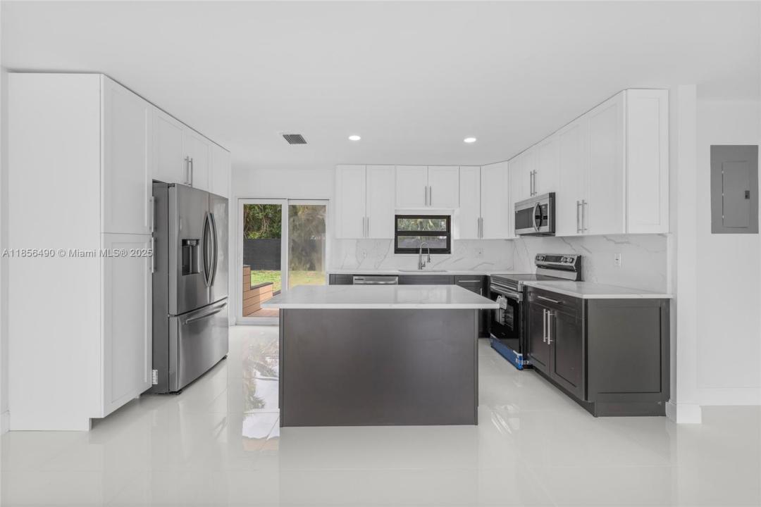 949 SE 5th St, Deerfield Beach, Florida 33441, Estados Unidos