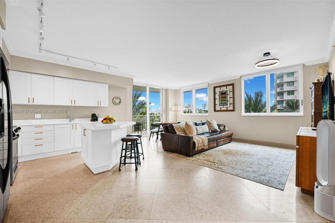 1745 E Hallandale Beach Blvd 303W, Hallandale Beach, Флорида 33009, Соединенные Штаты
