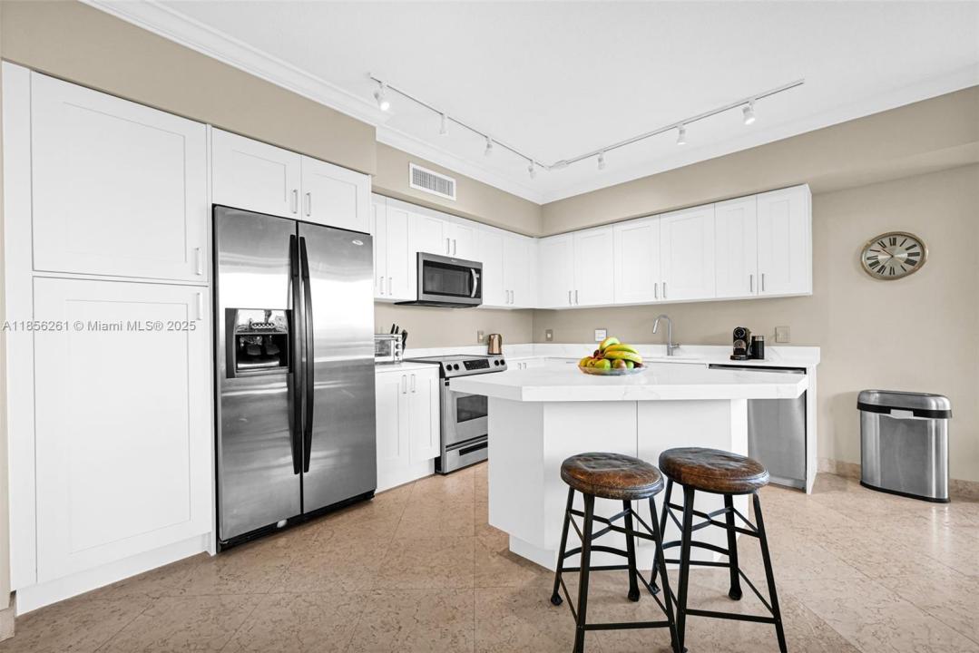 1745 E Hallandale Beach Blvd 303W, Hallandale Beach, Флорида 33009, Соединенные Штаты
