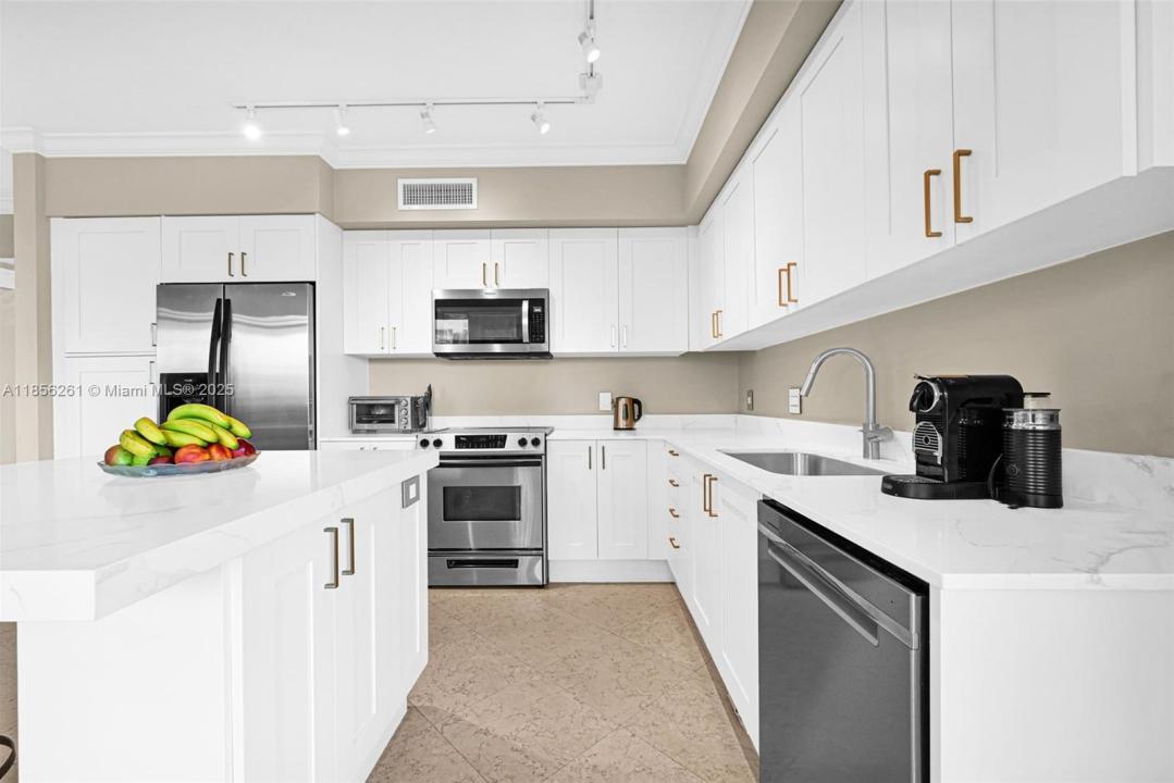 1745 E Hallandale Beach Blvd 303W, Hallandale Beach, Флорида 33009, Соединенные Штаты