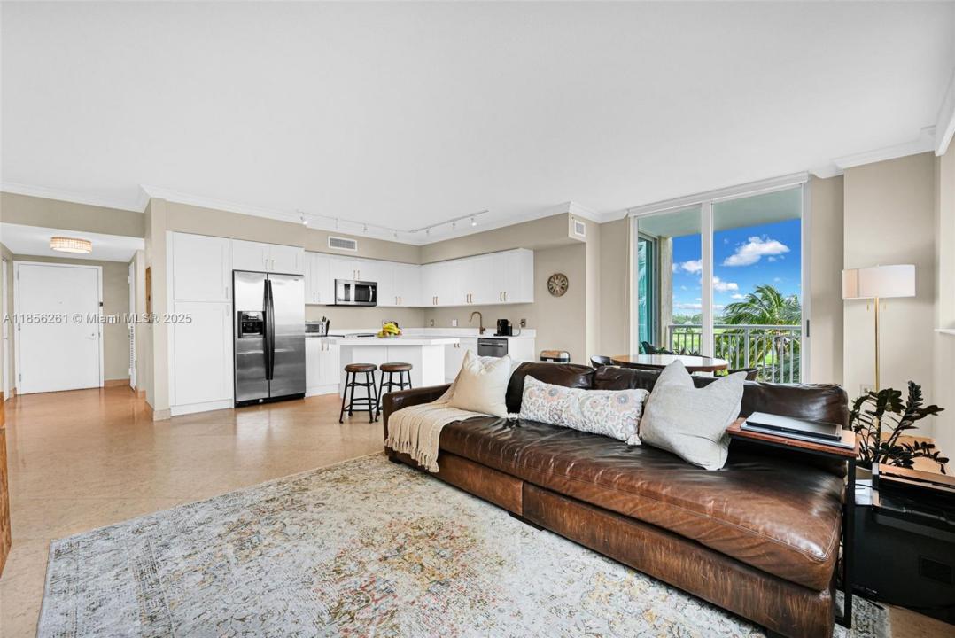 1745 E Hallandale Beach Blvd 303W, Hallandale Beach, Флорида 33009, Соединенные Штаты