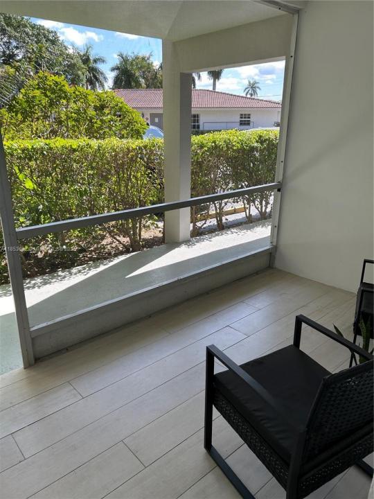 501 Blue Heron Dr 108-A, Hallandale Beach, Floryda 33009, USA