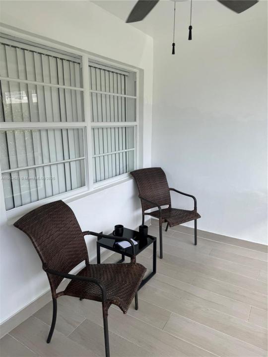 501 Blue Heron Dr 108-A, Hallandale Beach, Floryda 33009, USA