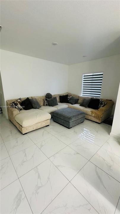 3161 NW 69th St, Miami, Florida 33147, Stati Uniti