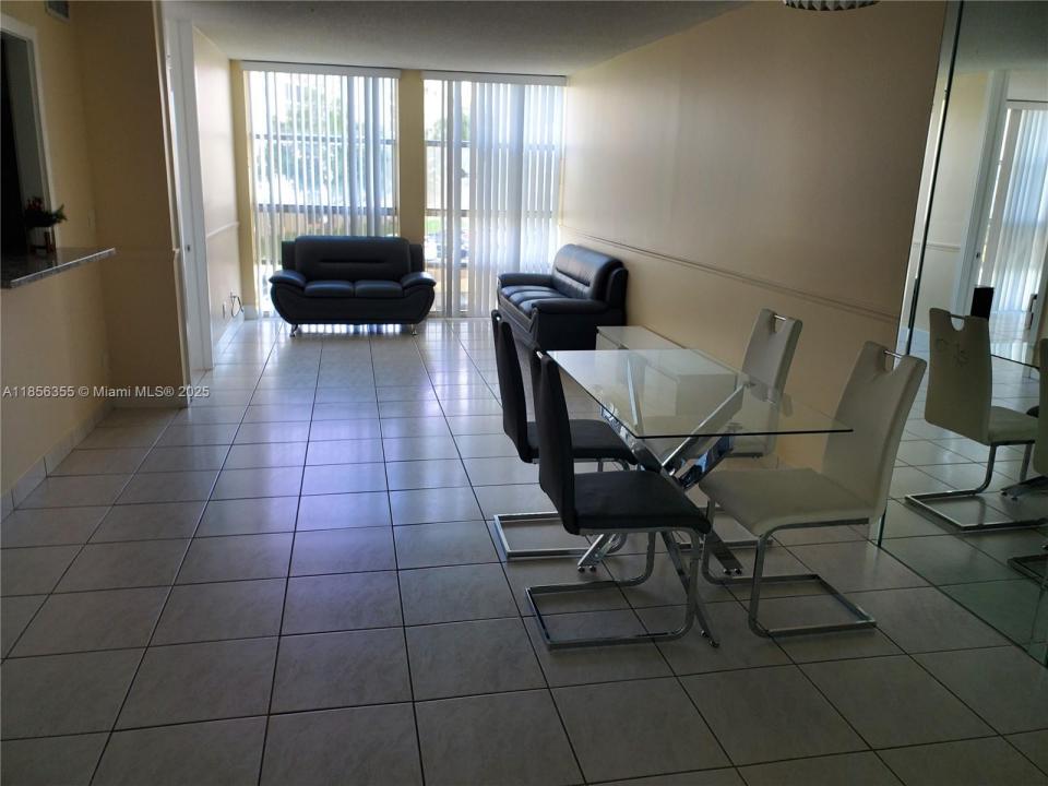 801 Three Islands Blvd 219, Hallandale Beach, Florida 33009, USA