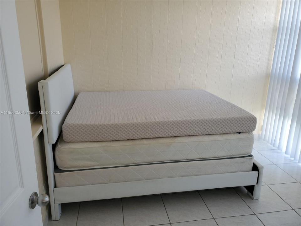 801 Three Islands Blvd 219, Hallandale Beach, Florida 33009, USA