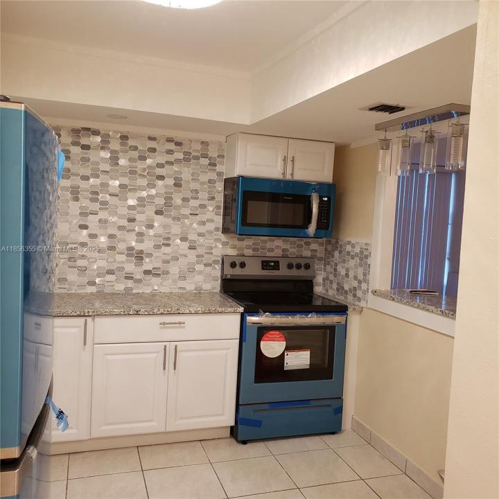 801 Three Islands Blvd 219, Hallandale Beach, Florida 33009, USA