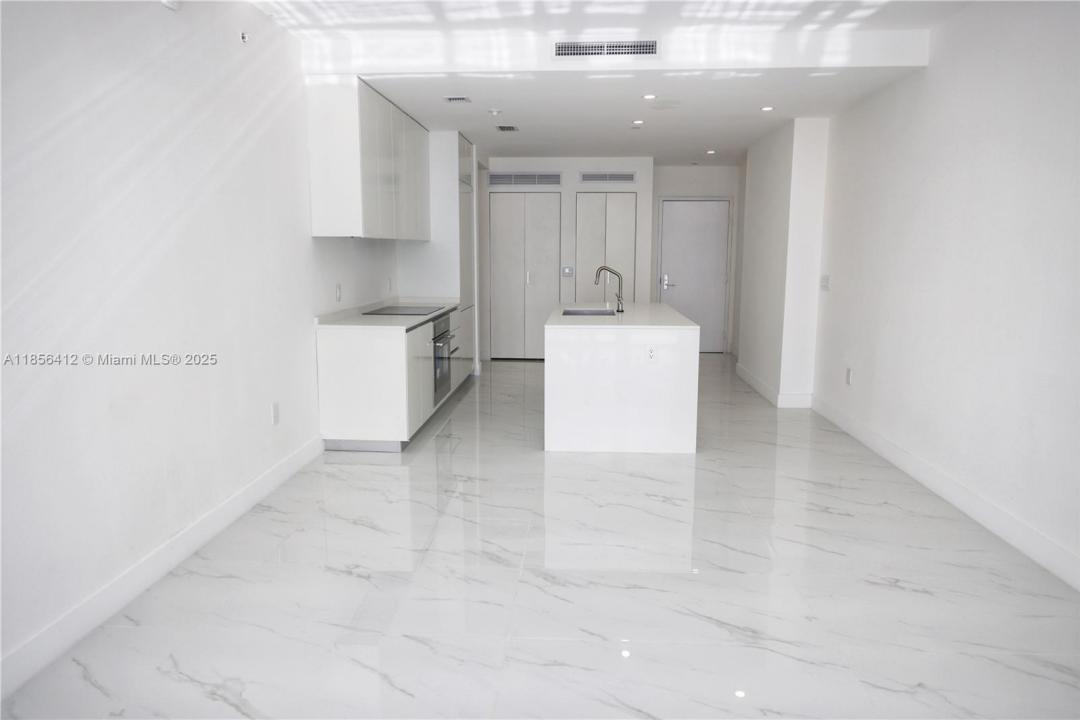 700 NE 24th St 2704, Miami, Floryda 33137, USA
