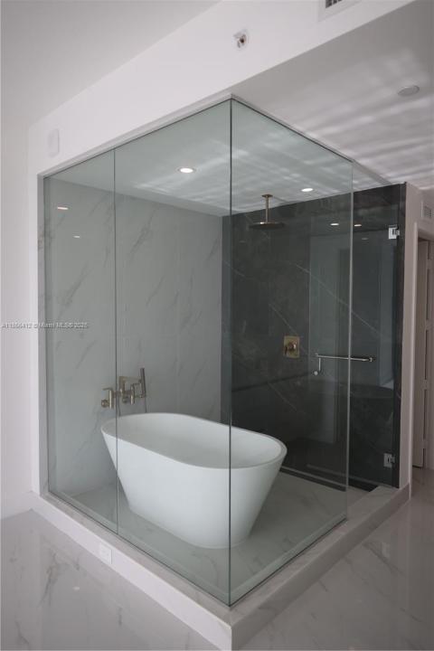 700 NE 24th St 2704, Miami, Floryda 33137, USA